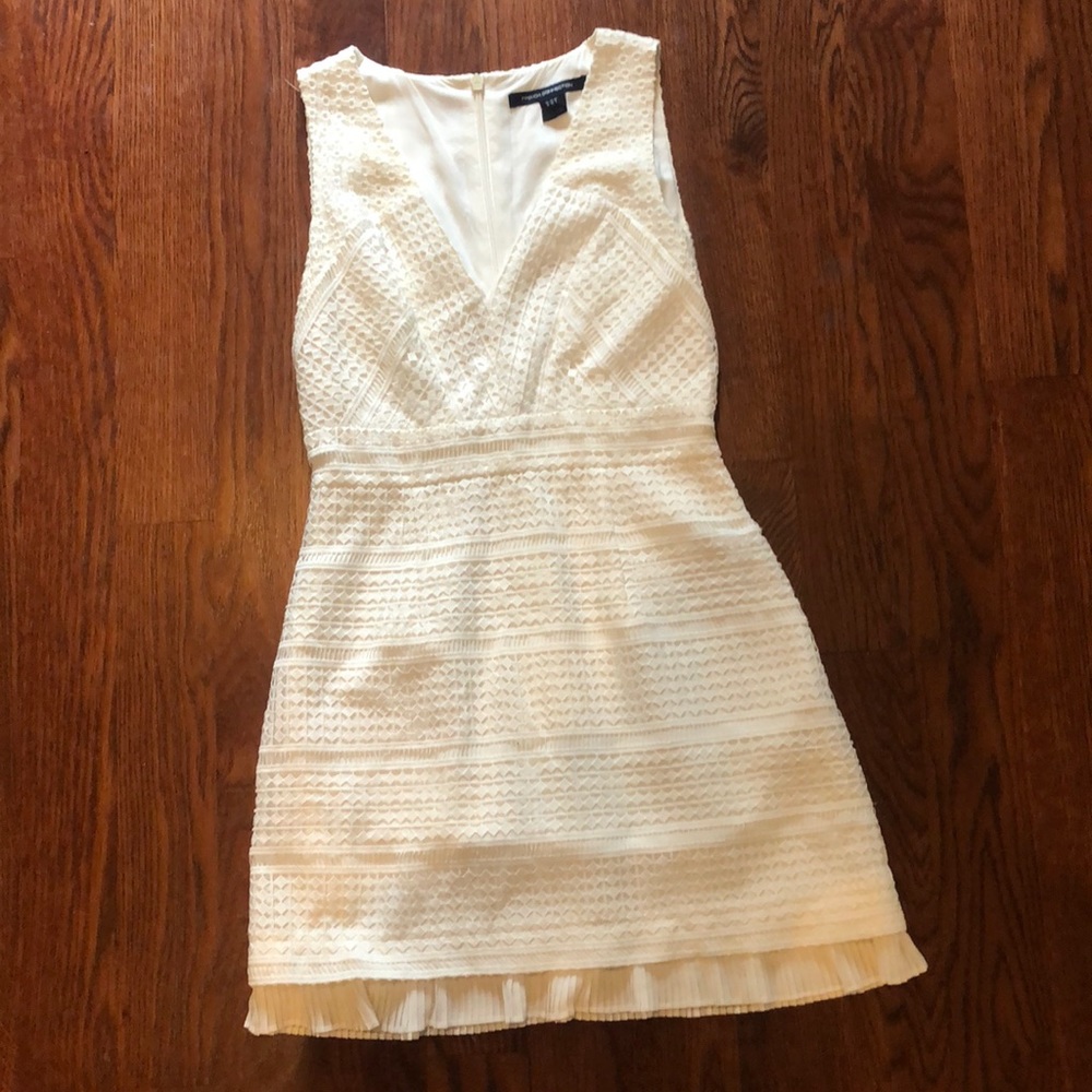 Adorable v-neck dress
